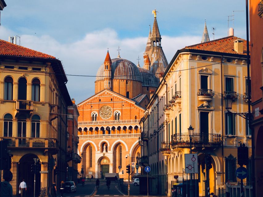 Padua: Private City Walking Tour & Scrovegni's Chapel Visit - Piazza delle Erbe and the life of central Padua