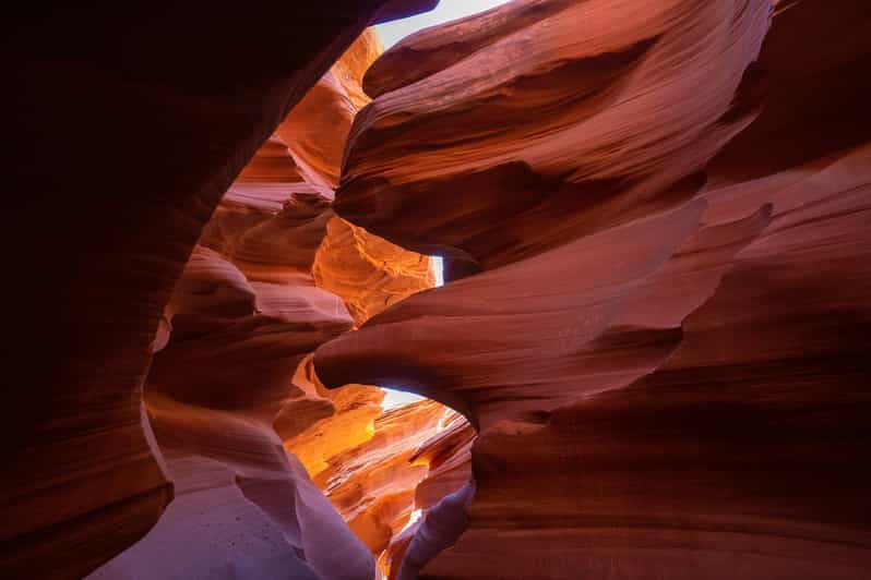 Page: Lower Antelope Canyon Walking Tour with Navajo Guide - A realistic look at photography