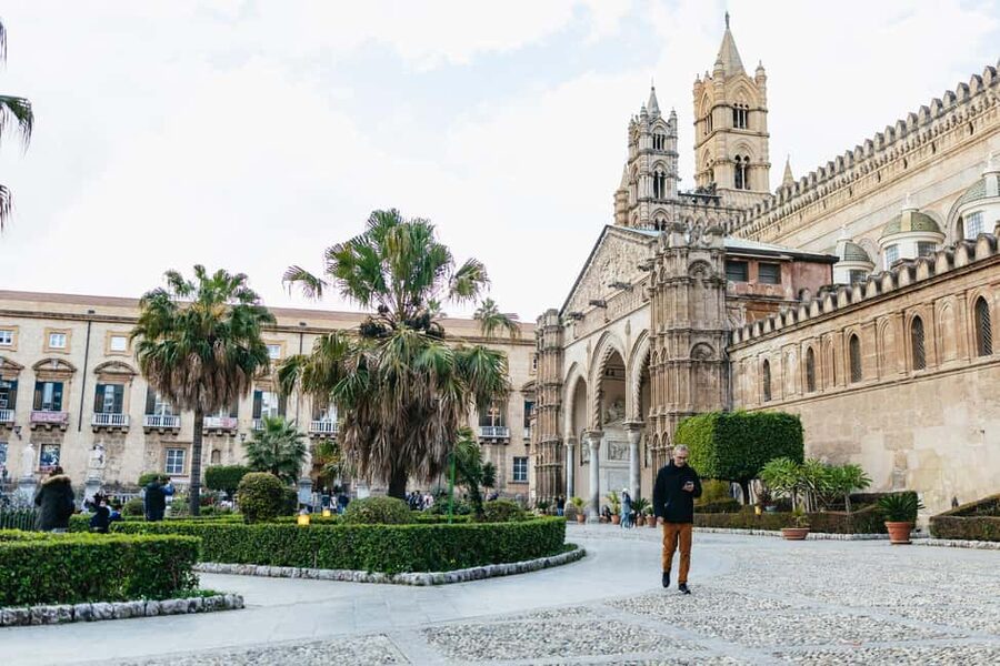 Palermo: Street Food and History Walking Tour - Porta Carini and the first taste of market life