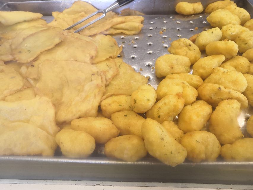 Palermo: Street Food Walking Tour at Sunset - The spleen sandwich, with an easy way out