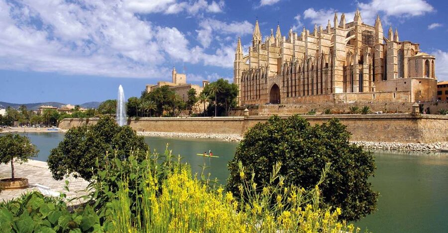 Palma de Mallorca: City Walking Tour with The Cathedral - How much old town time will you get?