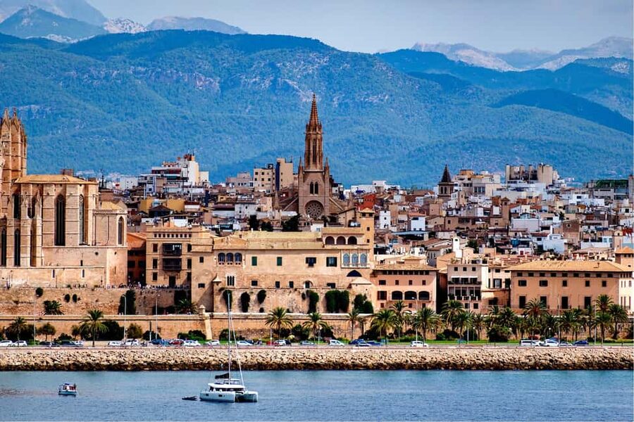 Palma de Mallorca: Walking Tour, Cathedral & Local Tasting - Why this Palma tour works well as your first introduction