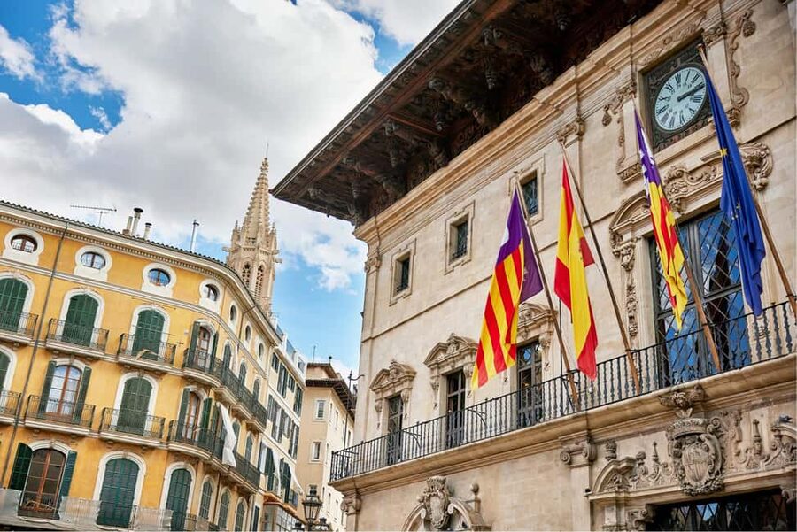 Palma de Mallorca: Walking Tour, Cathedral & Local Tasting - Group size, pace, and comfort