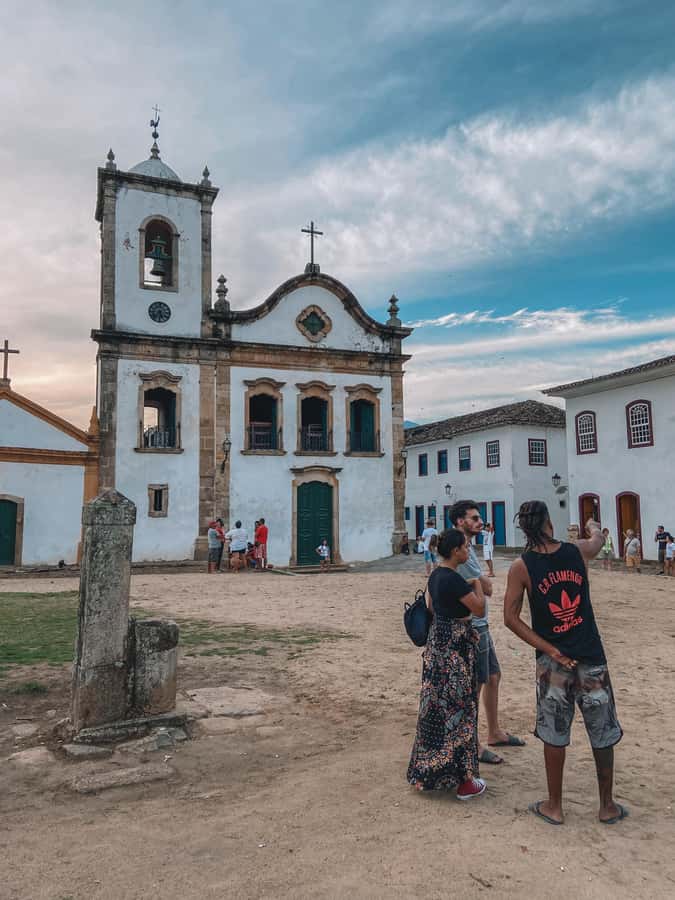Paraty: Historic Centre Walking Tour & Cachaça Tasting - Reading Paraty’s stone streets