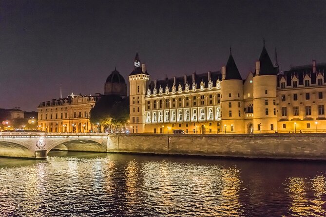 Paris by Night Walking Tour: Ghosts, Mysteries and Legends - What kind of night walk is this?