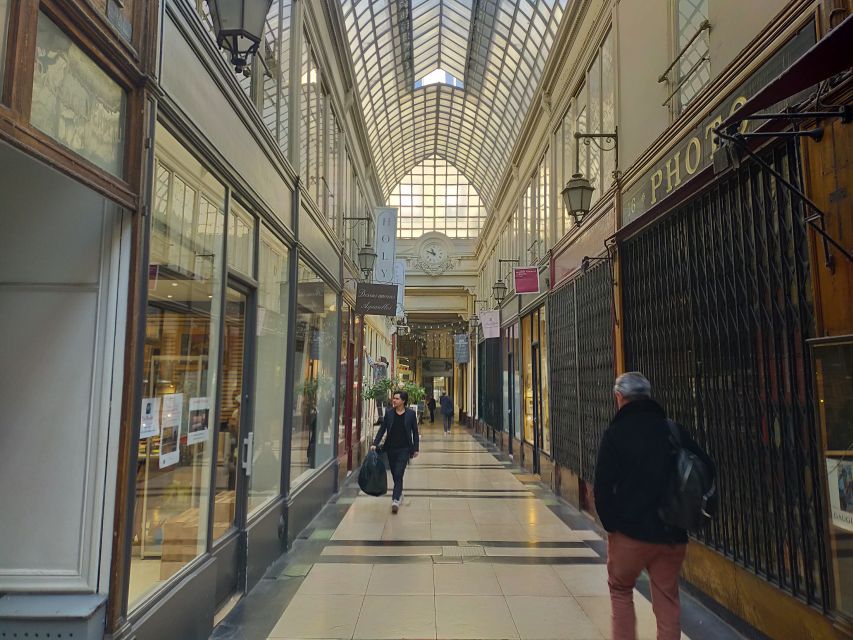 Paris: Covered Passages Walking Tour - Passage Verdeau and the Final Browse