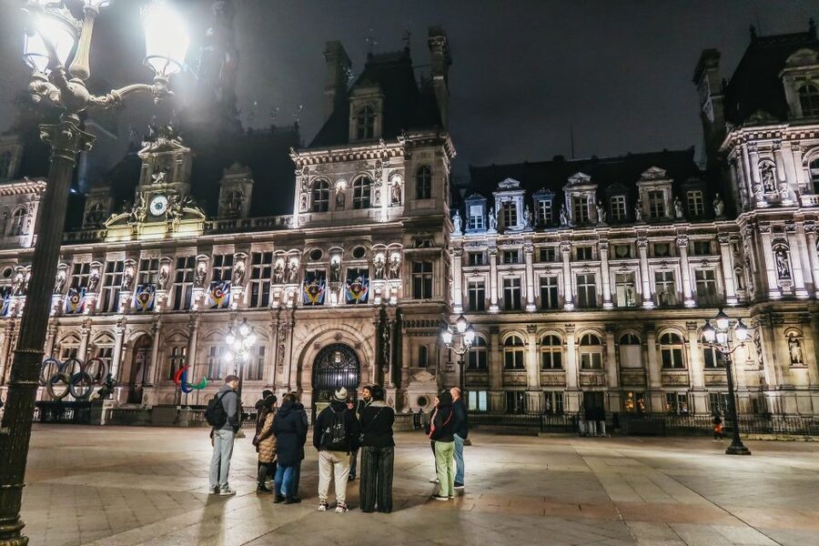 Paris: Dark History and Ghostly Guided Walking Tour - The guides are the real deciding factor