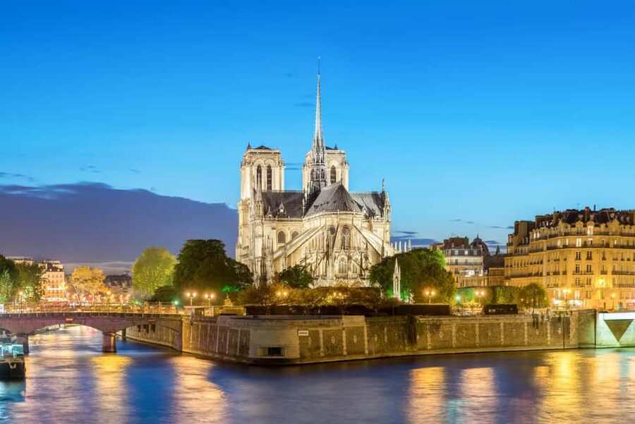 Paris: Early Access Notre Dame Cathedral Walking Tour - Notre Dame after the 2019 fire