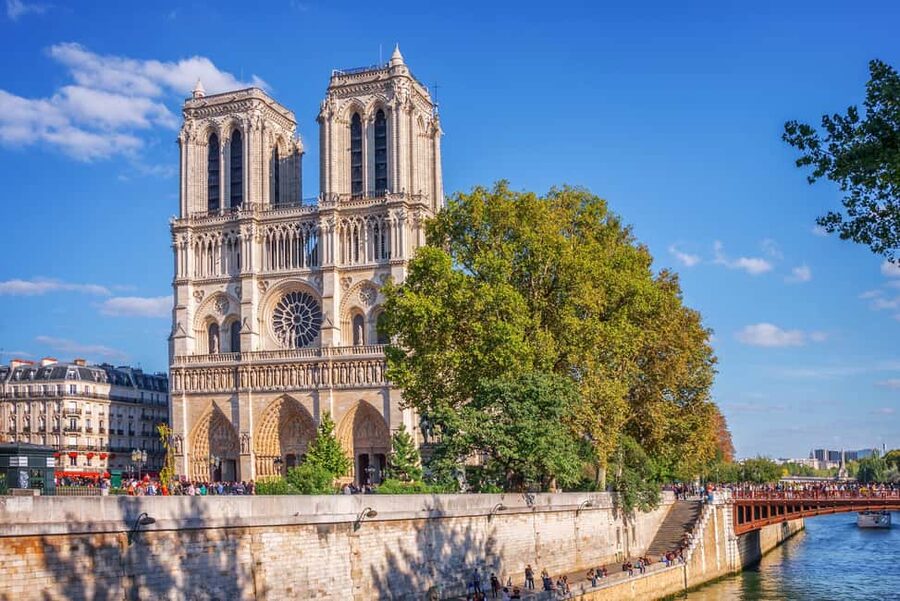Paris: Early Access Notre Dame Cathedral Walking Tour - Practical details that affect the experience