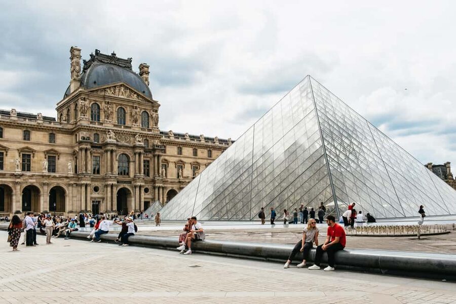 Paris: Emily TV Show Locations Guided Walking Tour - Key points to know before you go