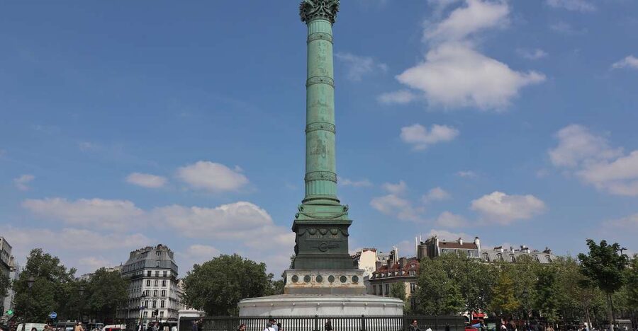 Paris: French Revolution Walking Tour - Starting at Place du Châtelet with Paris on the brink