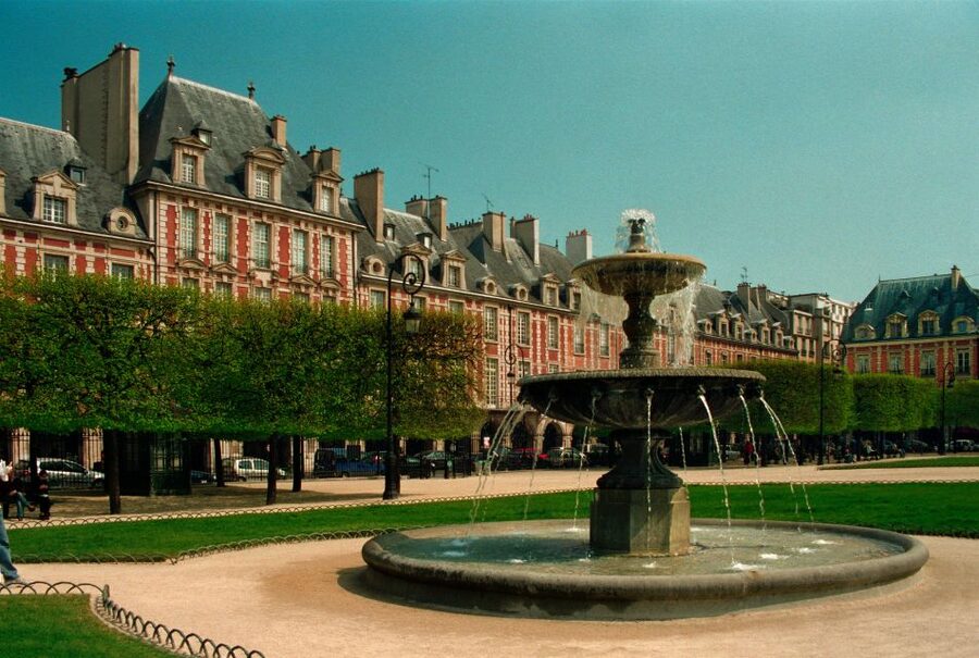 Paris: French Revolution Walking Tour - The Bastille as the walk’s dramatic turning point