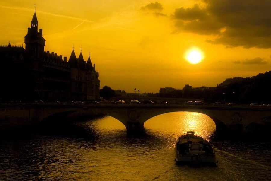 Paris: Ghosts, Legends & Mysteries Evening Walking Tour - What this Paris ghost walk is really about