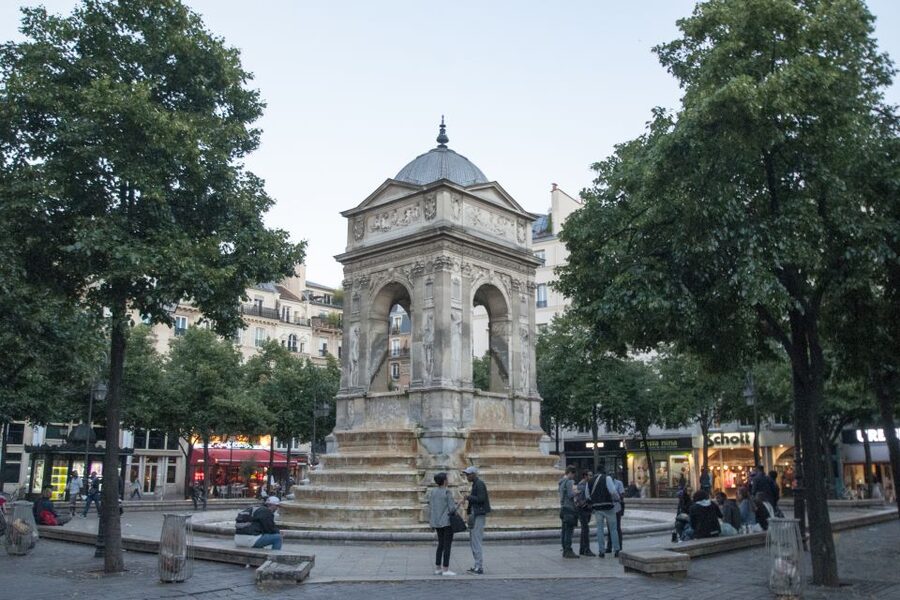 Paris: Ghosts, Legends & Mysteries Evening Walking Tour - The fountains and the city’s everyday suffering
