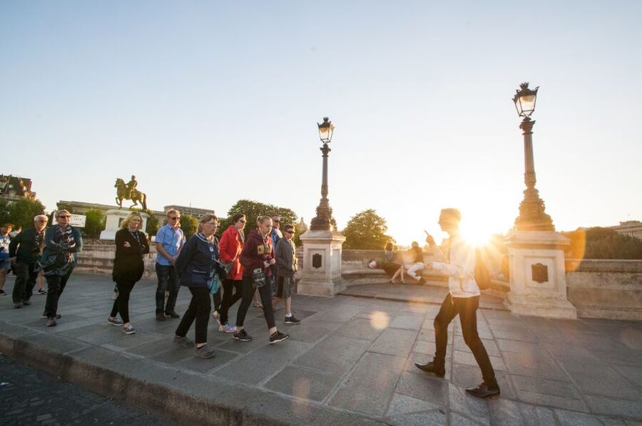 Paris: Ghosts, Legends & Mysteries Evening Walking Tour - Saint-Jacques Tower and the route toward the island
