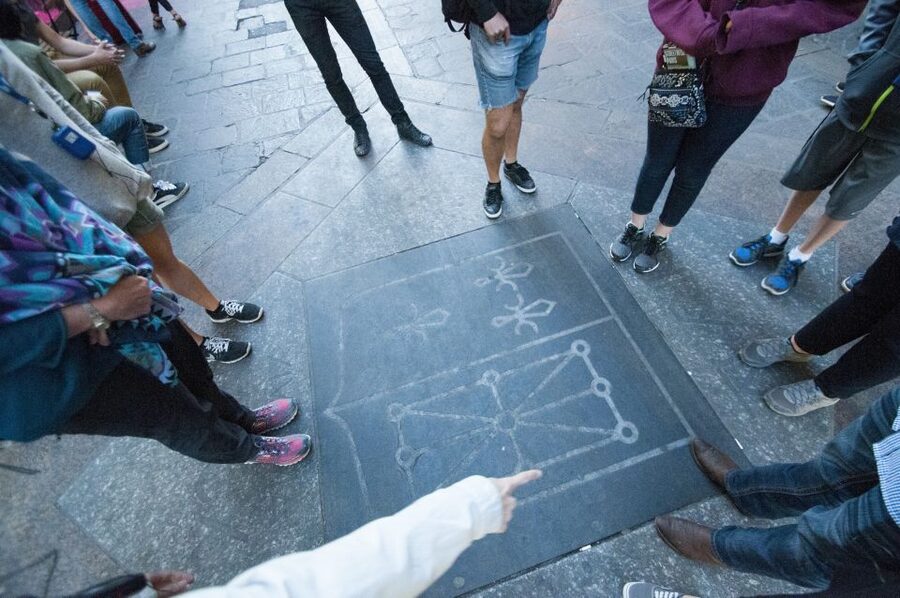 Paris: Ghosts, Legends & Mysteries Evening Walking Tour - Starting beside Henri IV on Pont Neuf