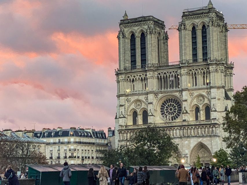 Paris: Île de la Cité and Notre-Dame Walking Tour With Crypt - Practical advice for a smooth walk