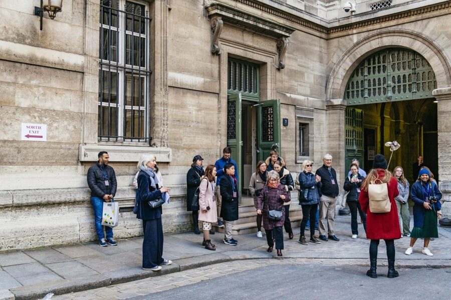 Paris: Ile de la Cité Walking Tour with Sainte-Chapelle - Sainte-Chapelle and its wall of glass