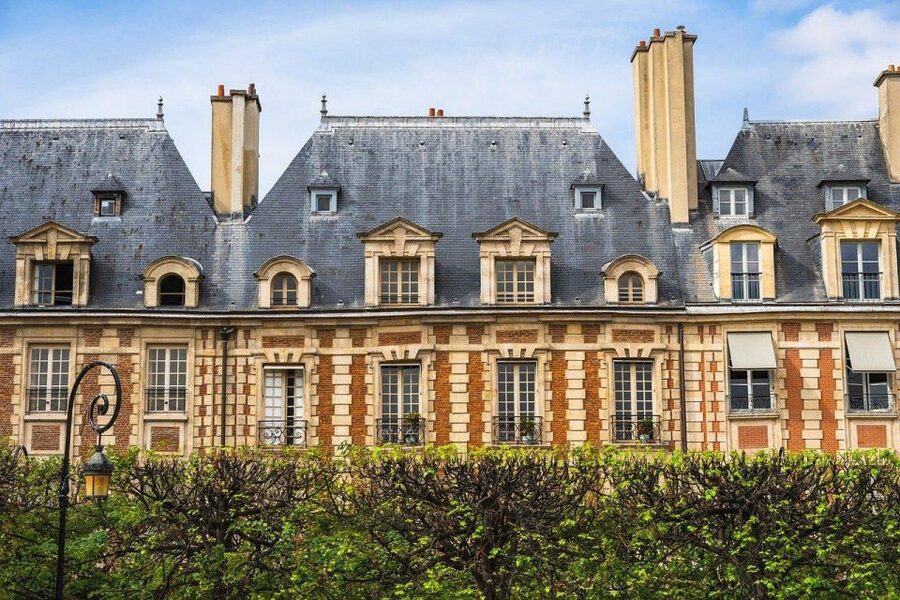 Paris: Le Marais Highlights Guided Small Group Walking Tour - Hôtel de Sully and the world of private mansions