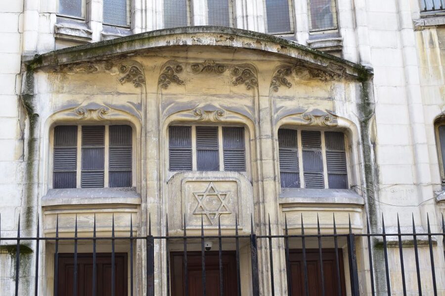 Paris: Le Marais & Montmartre Jewish History Walking Tour - What $80 buys you in 210 minutes