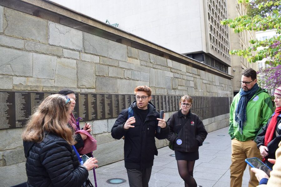 Paris: Le Marais & Montmartre Jewish History Walking Tour - Agoudas Hakehilos Synagogue and Guimard’s unusual design