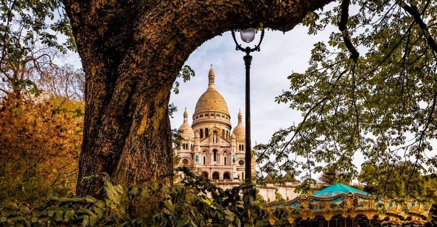 Paris: Montmartre Culture and Local Pastries Walking Tour - Following the artists through Montmartre