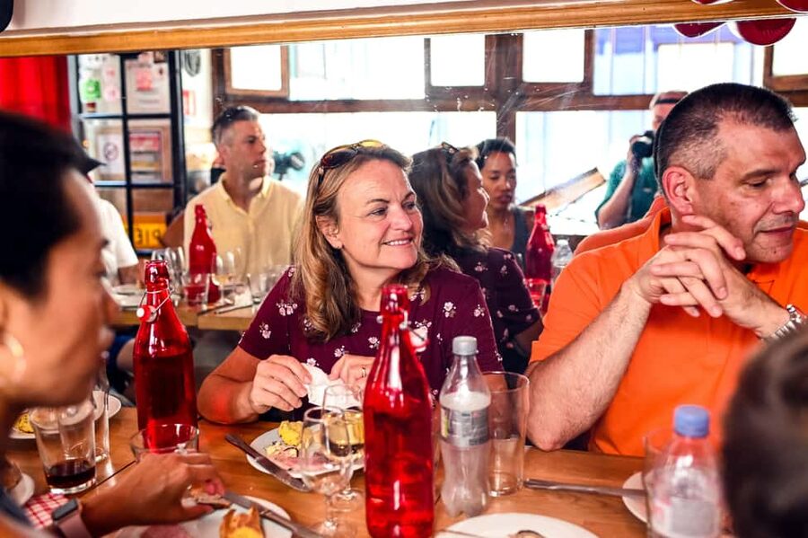 Paris: Montmartre Food Tasting Walking Tour with Secret Dish - The Guides Shape the Experience