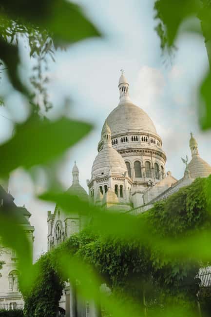 Paris: Montmartre Guided Walking Tour - Why Montmartre works best as a walking story