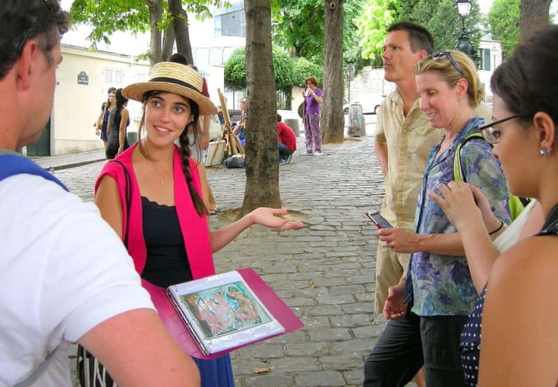 Paris: Montmartre Guided Walking Tour - Climbing toward Sacré-Coeur
