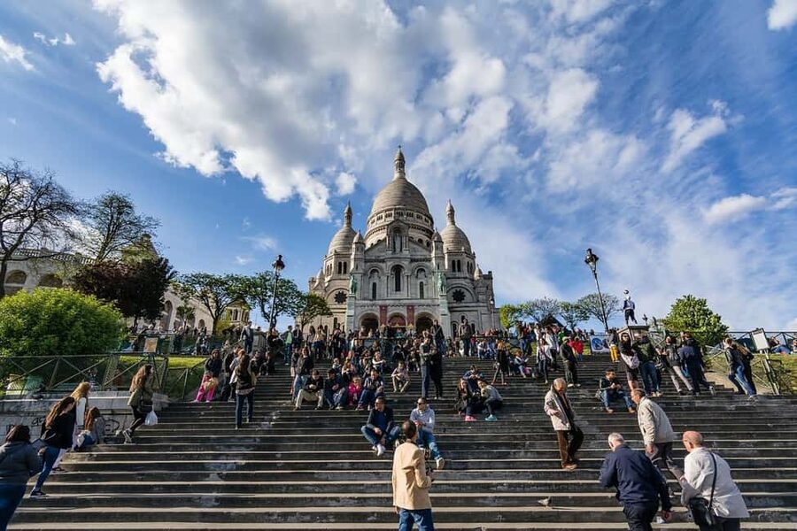 Paris: Montmartre hidden gems walking Tour with Local Guide - Key points at a glance
