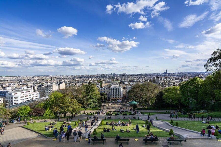 Paris: Montmartre hidden gems walking Tour with Local Guide - The guide makes or breaks this walk