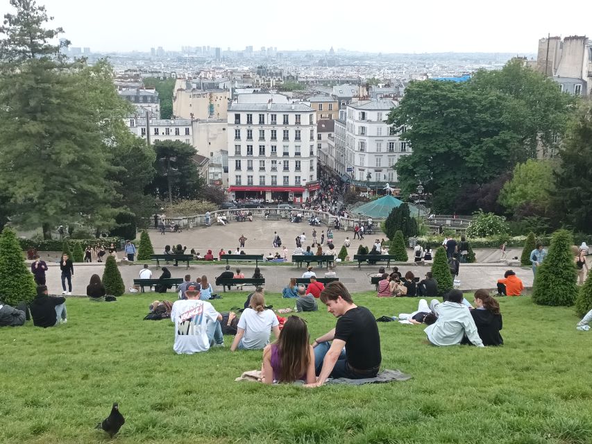 Paris: Montmartre Small Group Guided Walking Tour - Why a small-group Montmartre tour works well