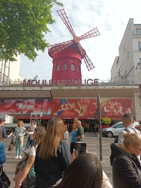 Paris: Montmartre Small Group Guided Walking Tour - The Wall of Love and Place des Abbesses