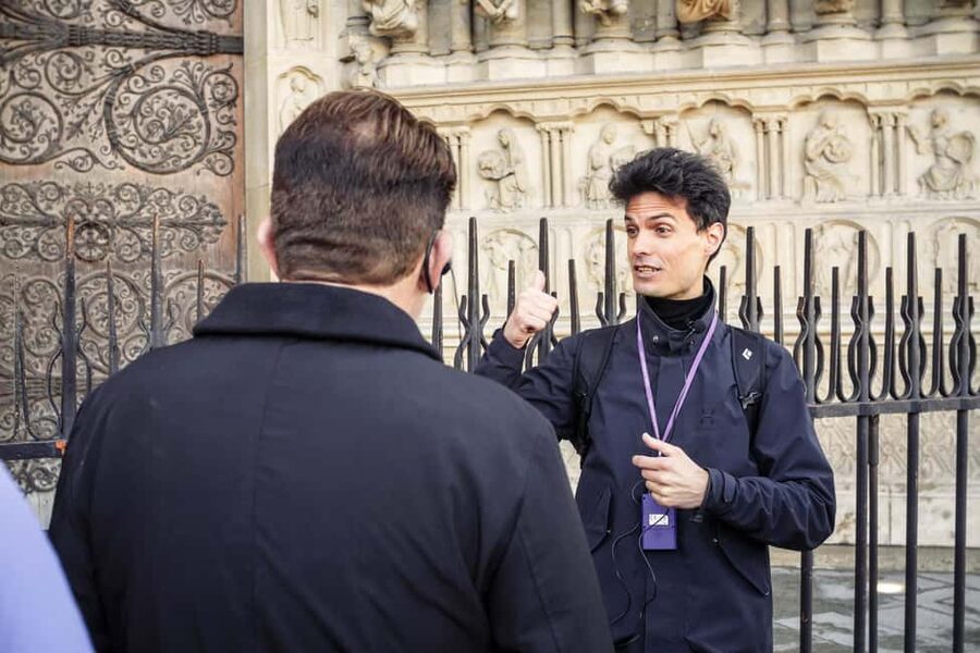 Paris: Notre Dame and Île de la Cité Walking Tour - The stories behind the stones