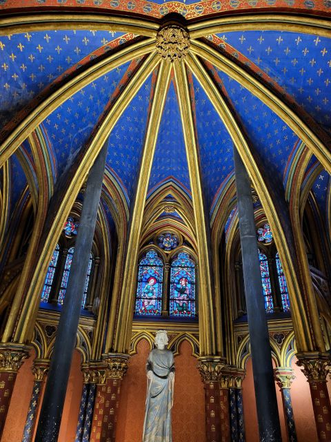 Paris: Notre Dame Exterior Walking Tour with Sainte Chapelle - Sainte-Chapelle and the glowing glass