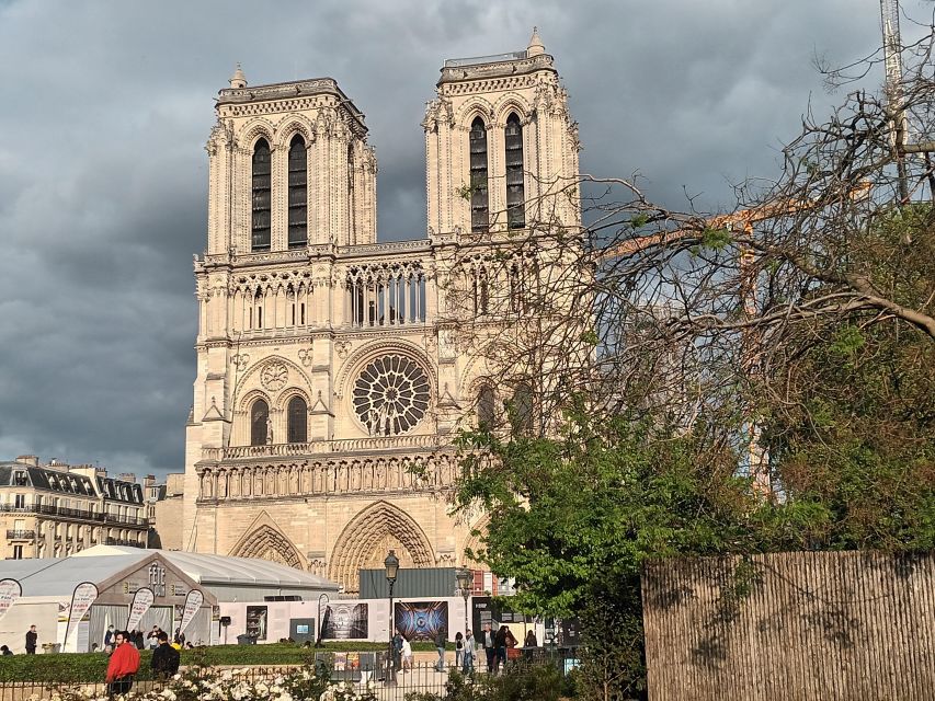 Paris: Notre Dame Exterior Walking Tour with Sainte Chapelle - Saint-Séverin and the Gothic details