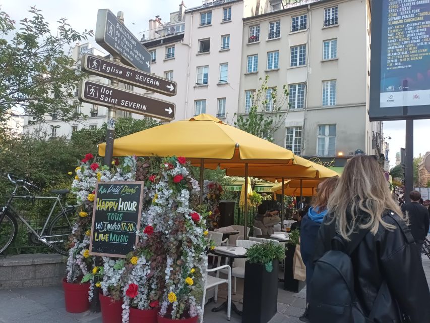 Paris: Notre Dame Exterior Walking Tour with Sainte Chapelle - Place Dauphine, one of the calmest stops