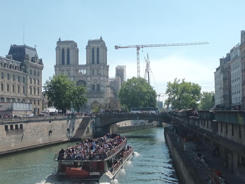 Paris: Notre Dame Exterior Walking Tour with Sainte Chapelle - Pont Neuf and the Seine