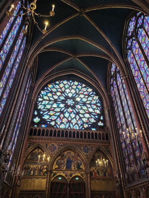 Paris: Notre Dame Exterior Walking Tour with Sainte Chapelle - Meeting at Hôtel de Ville