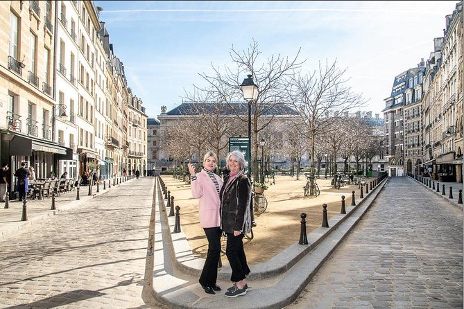 Paris Private Walking Tour with a Personal Photographer - Who should book this experience?