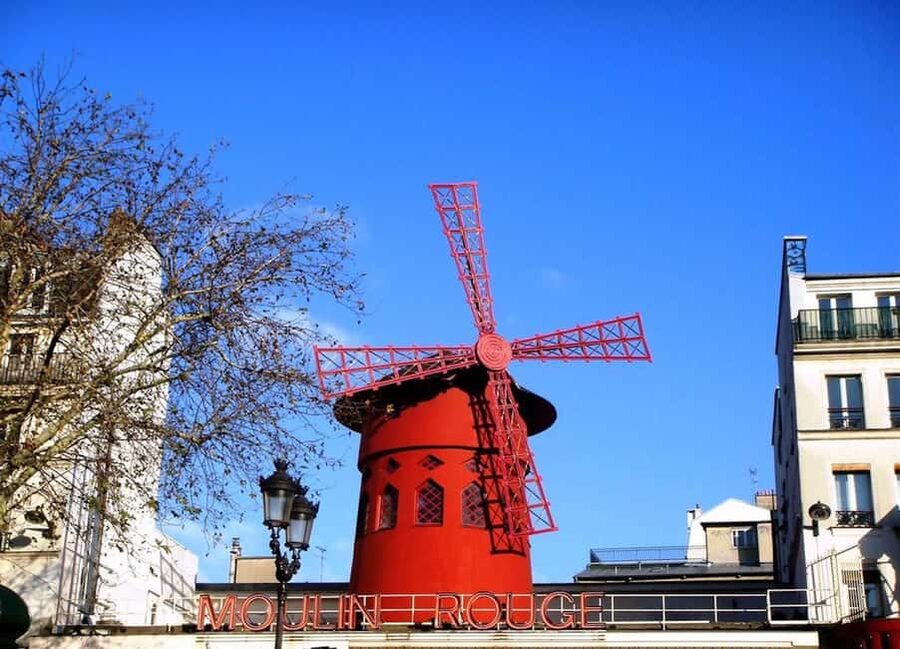 Paris: Walking Tour of Montmartre - From the Moulin Rouge to Moulin de la Galette