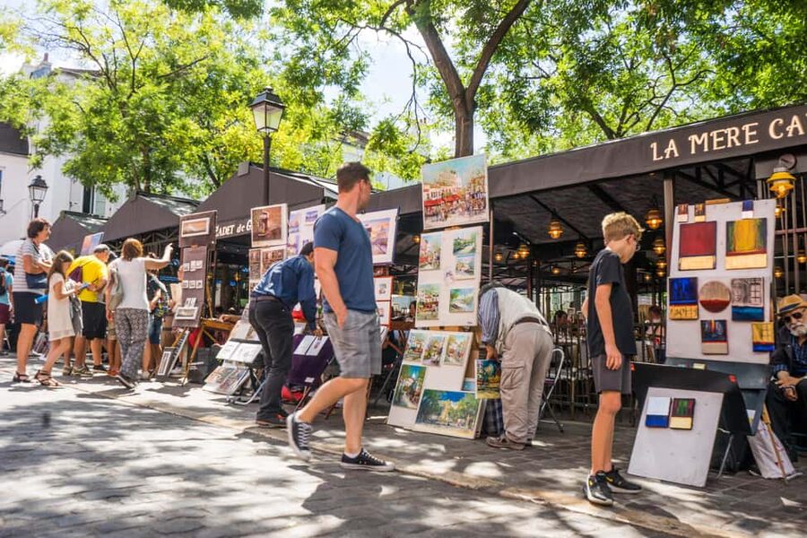 Paris: Walking Tour of Montmartre - Starting at Blanche and the Moulin Rouge