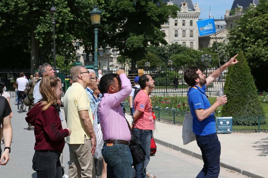 Paris: Walking Tour with Notre Dame or Ste-Chapelle Access - Why Île de la Cité makes such a good first Paris walk