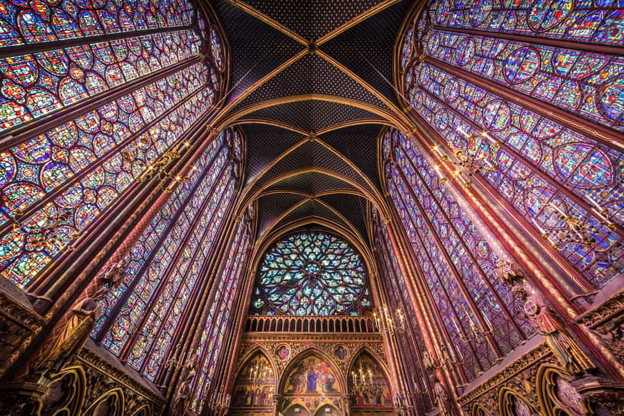 Paris: Walking Tour with Notre Dame or Ste-Chapelle Access - Place Dauphine and the quieter side of Paris
