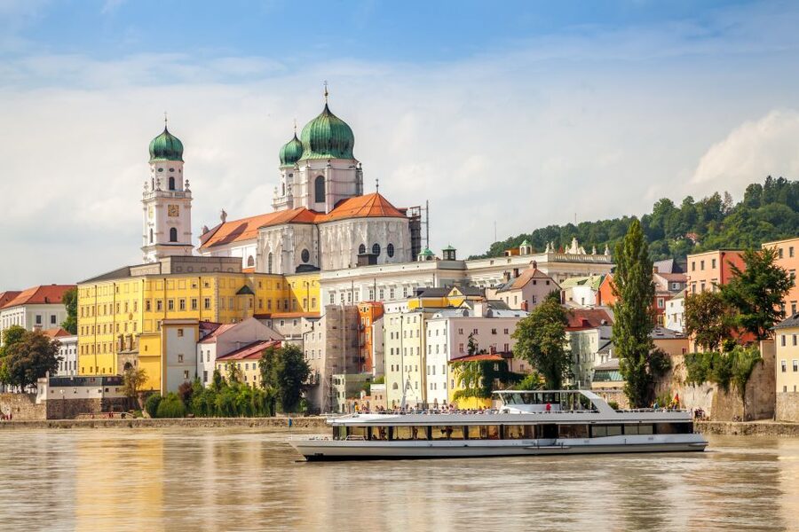 Passau: 1-Hour Guided City Walking Tour - Old Town Hall and the flood lines