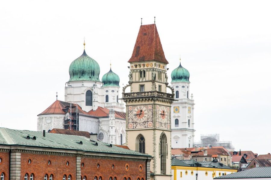 Passau: City Highlights Guided Walking Tour - Höllgasses painted cobblestones