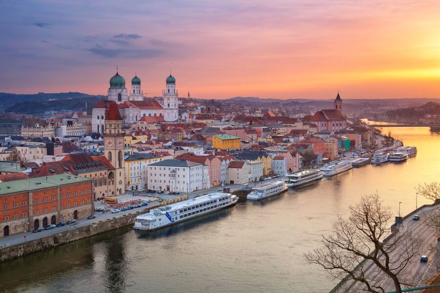 Passau: City Highlights Guided Walking Tour - German language and guide style