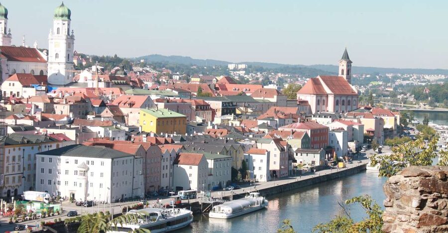 Passau: City Highlights Guided Walking Tour - Town Hall clock and painted knights