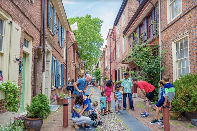Philadelphia Old City Historic Walking Tour with 10+ Top Sites - The Liberty Bell without losing the wider story