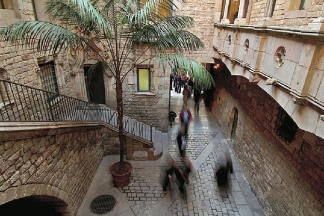 Picasso Small Group Walking Tour with Museum Skip the Line Ticket - Llotja Mar and Picasso’s formal training